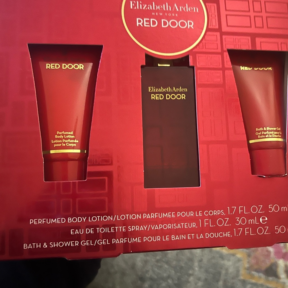 Elizabeth Arden Red Door Bath & Body Set - Red